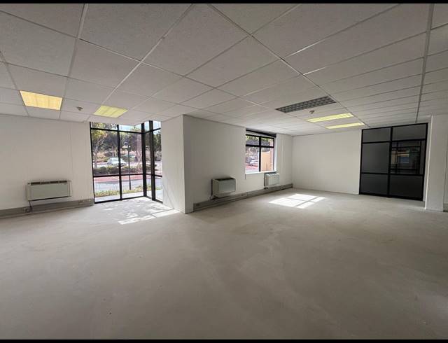 1,014M² OFFICE TO LET IN PLATTEKLOOF 3